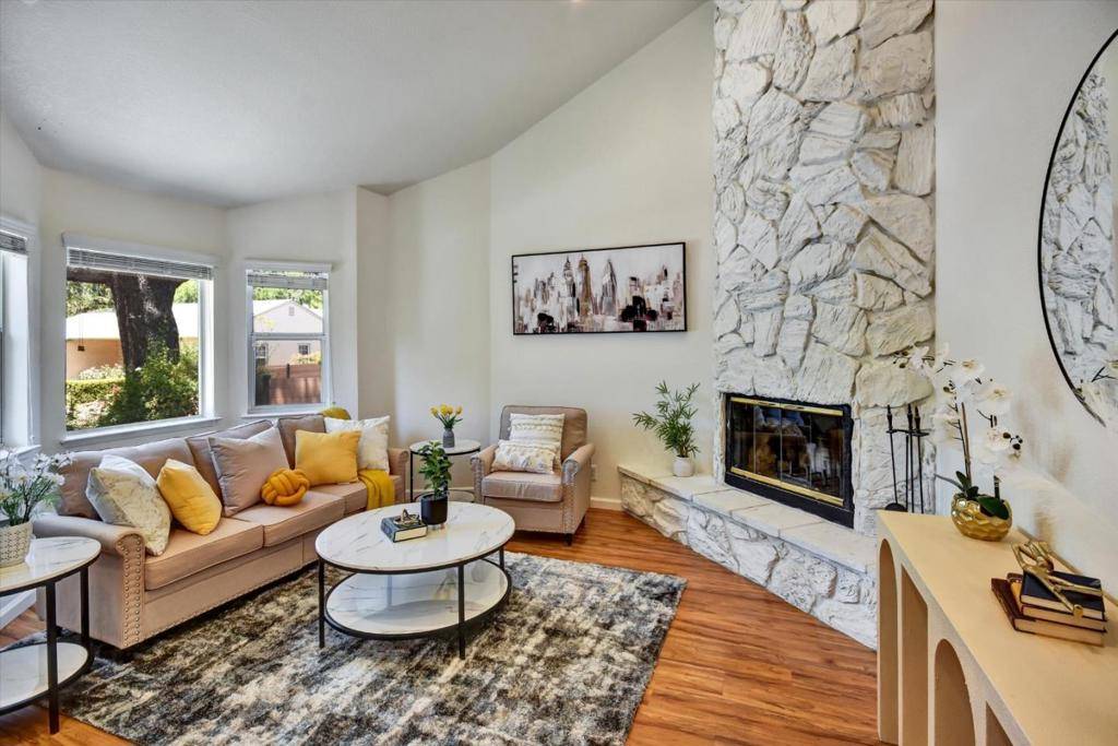 Cupertino, CA 95014,22081 Hibiscus CT