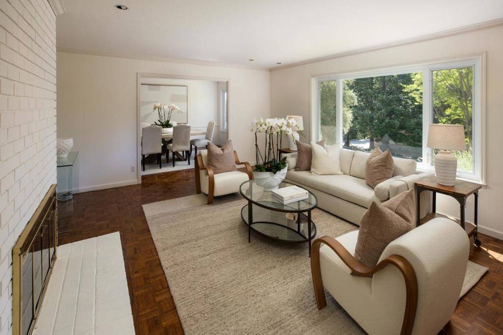 Menlo Park, CA 94025,2230 Tioga DR