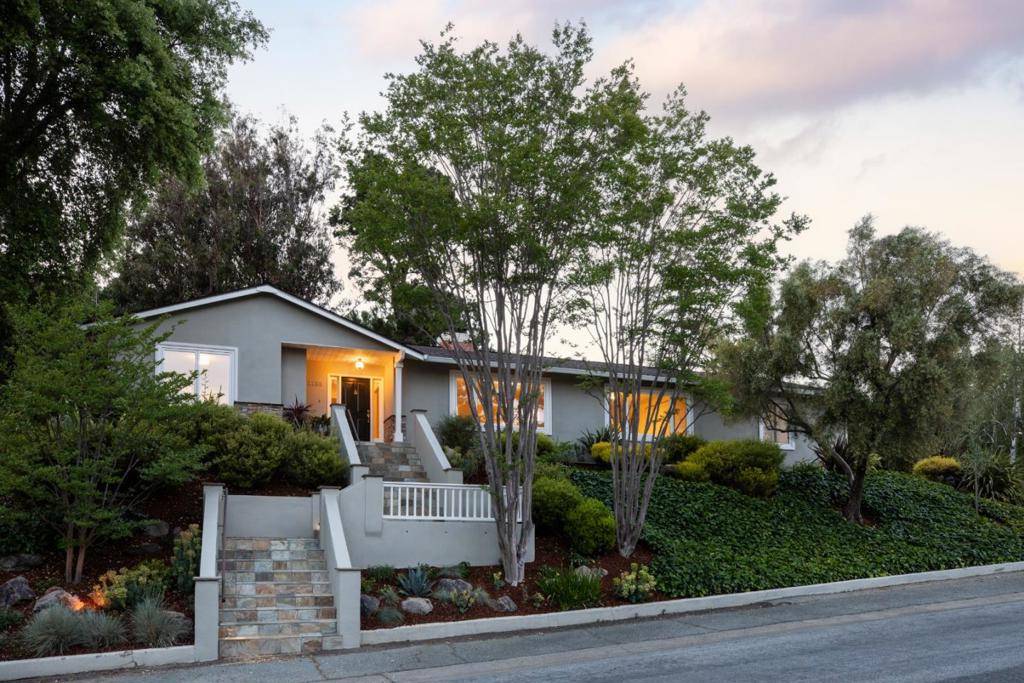 Menlo Park, CA 94025,2230 Tioga DR
