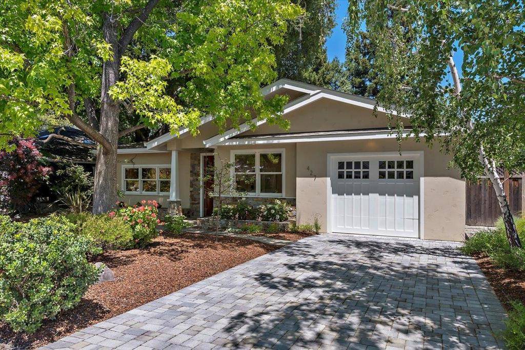 Los Altos, CA 94024,427 Paco DR