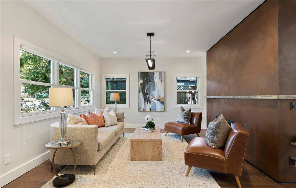 Los Altos, CA 94024,427 Paco DR