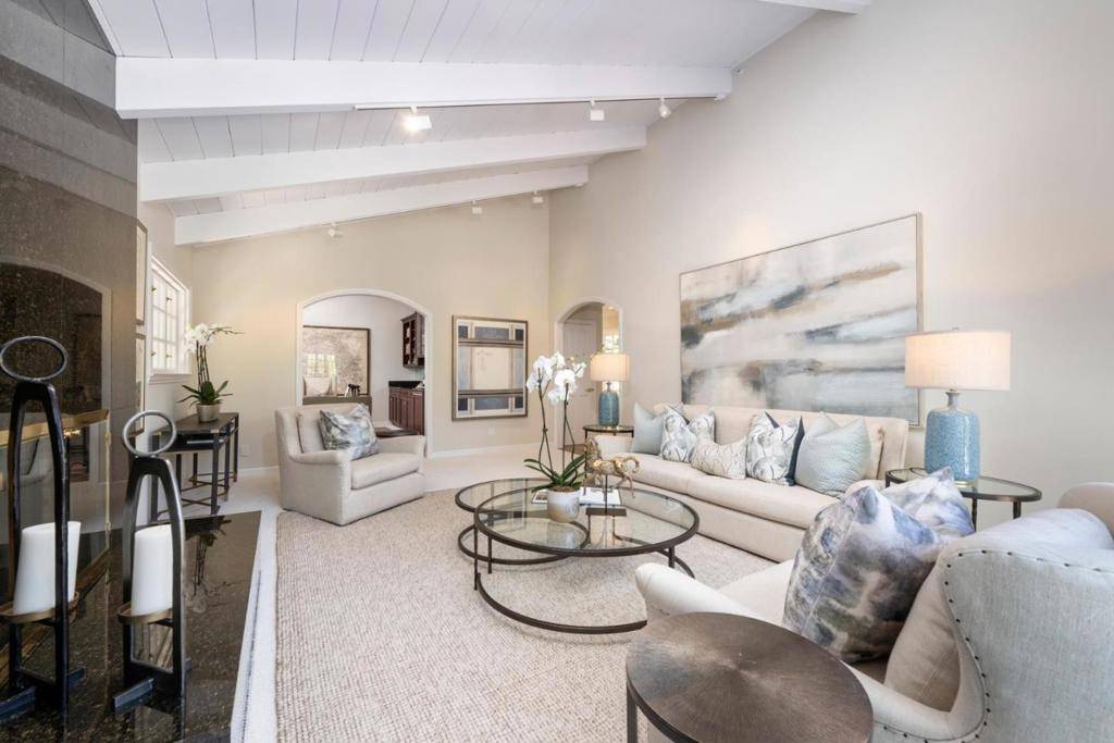 Hillsborough, CA 94010,50 Roberts WAY