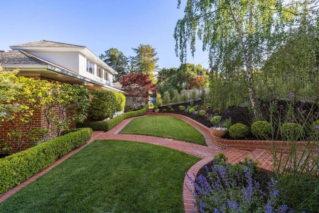 Hillsborough, CA 94010,1431 Carlton RD