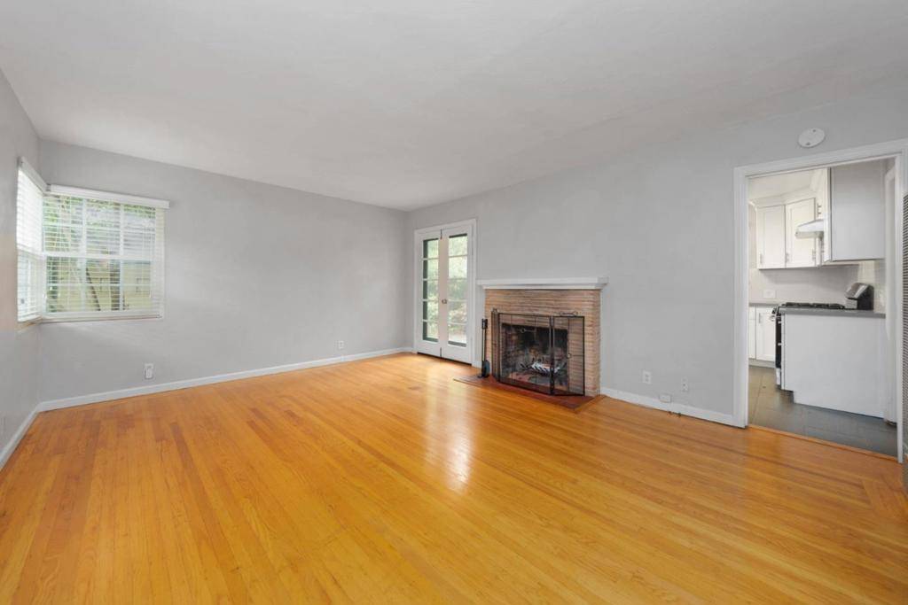 Palo Alto, CA 94306,250 Fernando AVE
