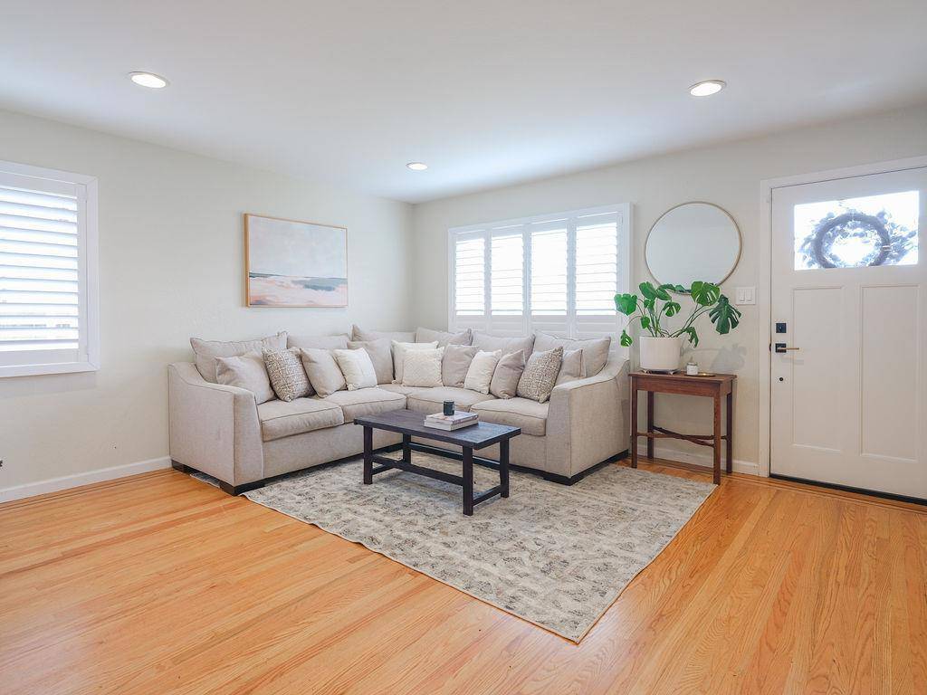 Pacifica, CA 94044,1087 Rio Vista DR