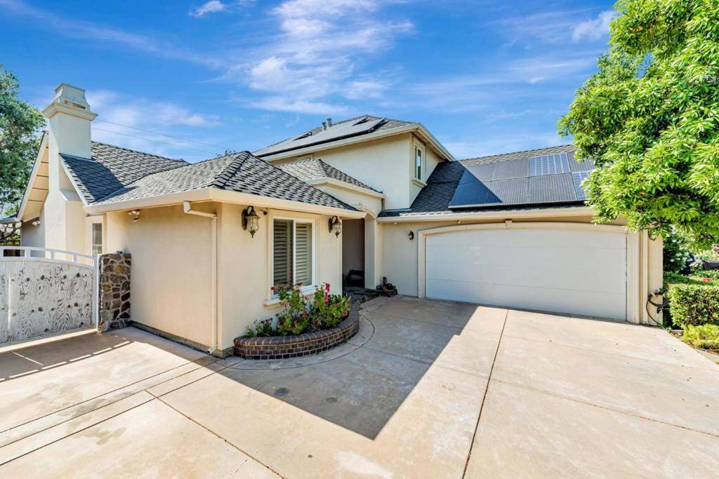 Campbell, CA 95008,1905 White Oaks RD
