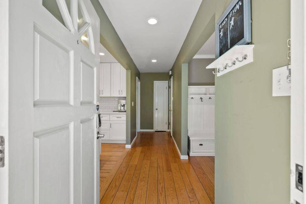 San Carlos, CA 94070,155 Oakview DR
