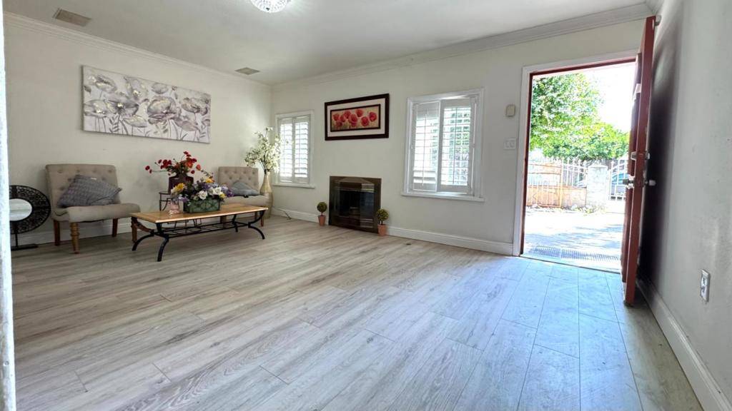 East Palo Alto, CA 94303,315 Garden ST