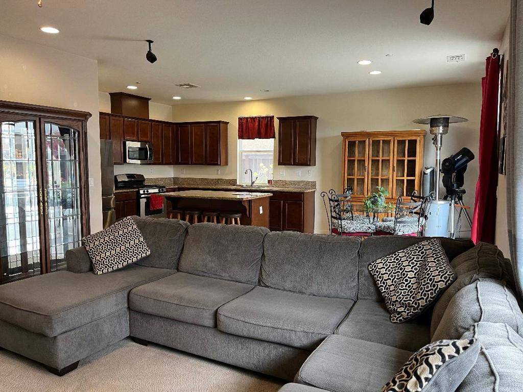 Gilroy, CA 95020,51 Sturla WAY