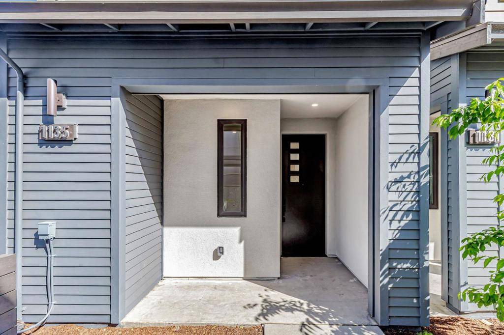 Palo Alto, CA 94303,1135 Esther CT