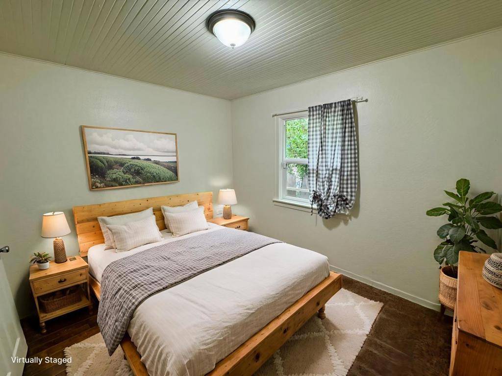 Hollister, CA 95023,76 Hawkins ST