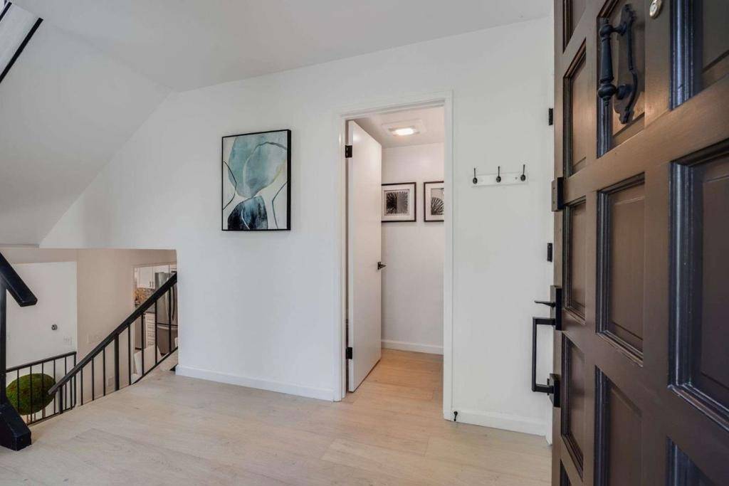 Menlo Park, CA 94025,228 Sand Hill CIR