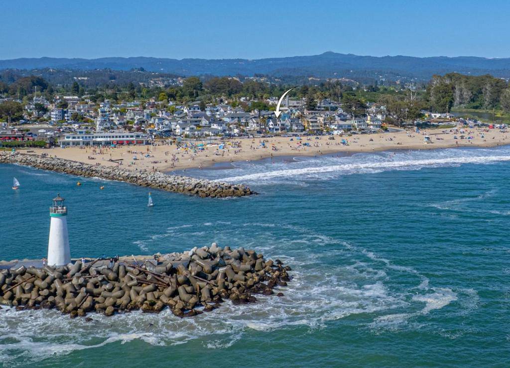 Santa Cruz, CA 95062,2601 E Cliff