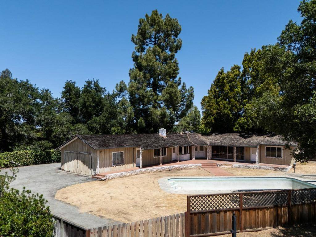 Los Altos, CA 94022,225 Live Oak LN