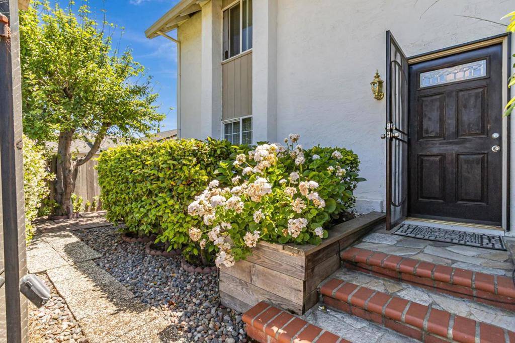 San Jose, CA 95132,3030 Crater LN