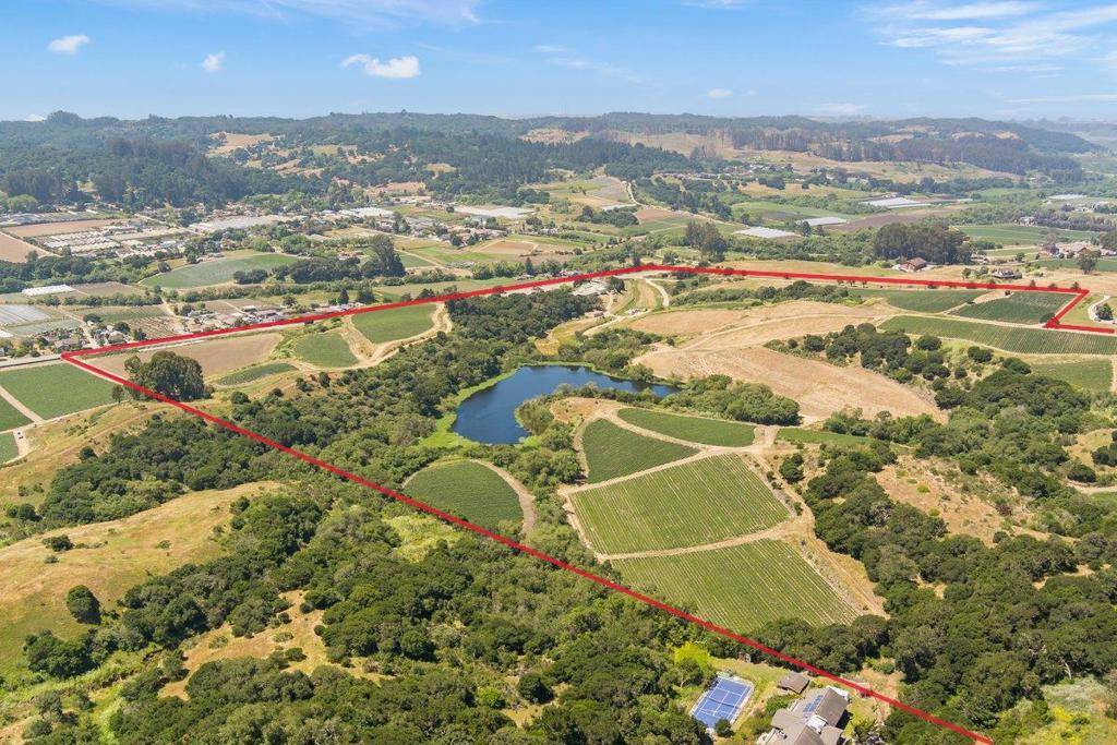 Royal Oaks, CA 95076,Hall RD