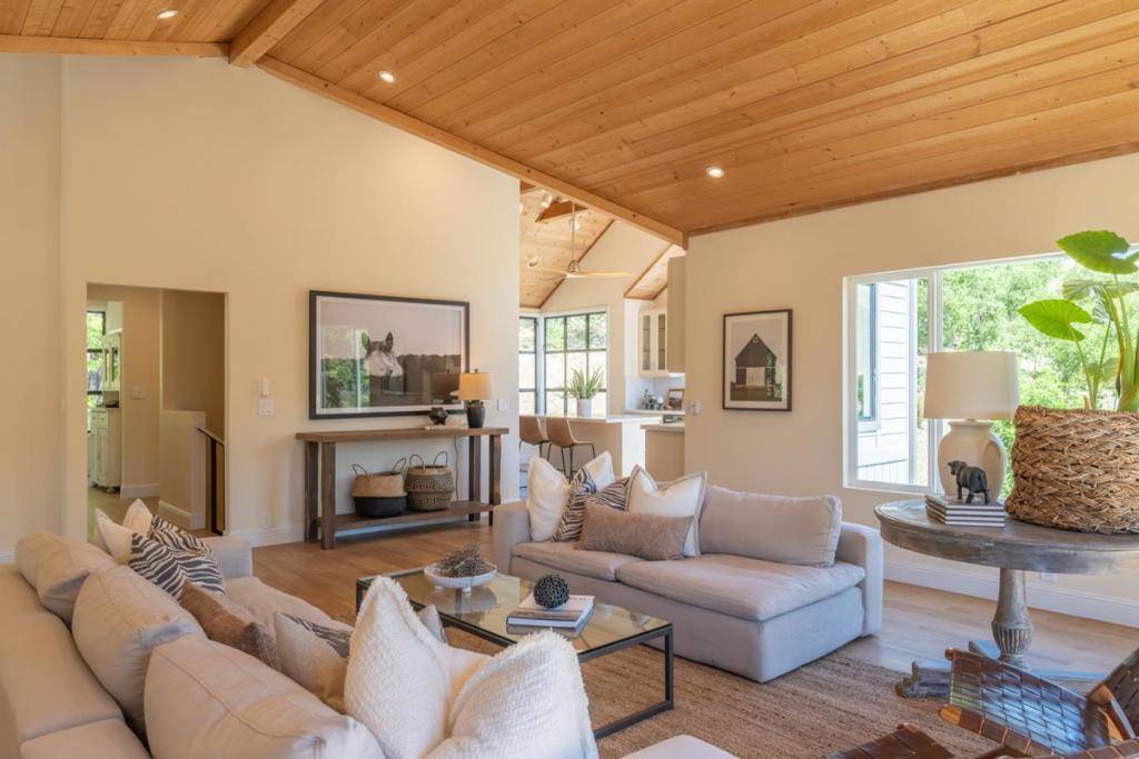 Carmel Valley, CA 93924,31315 Via La Naranga