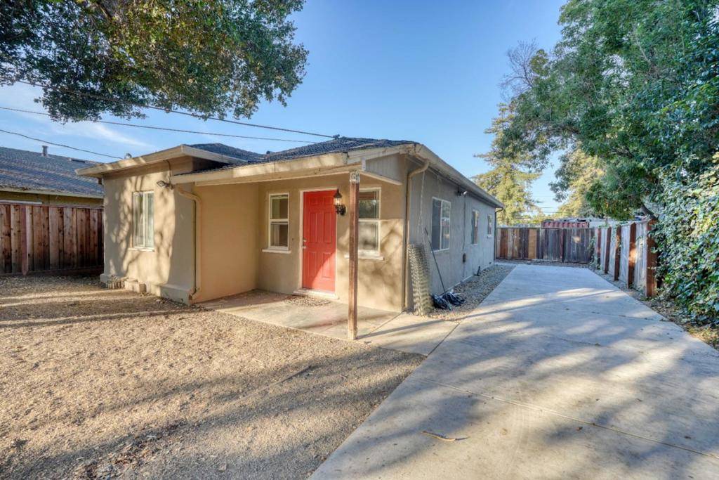 East Palo Alto, CA 94303,1871 Woodland AVE