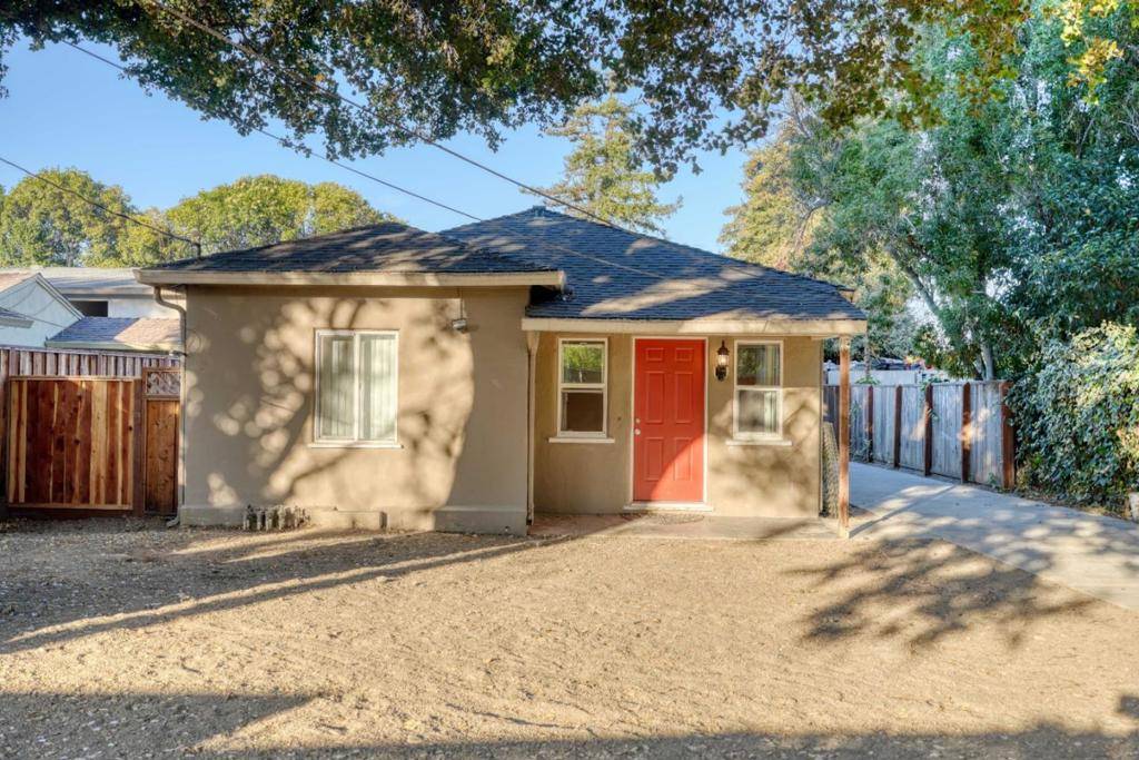 East Palo Alto, CA 94303,1871 Woodland AVE
