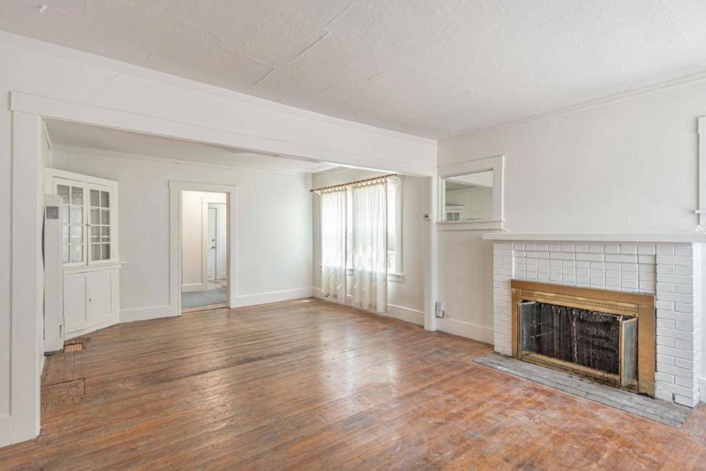 Redwood City, CA 94062,141 Clinton ST
