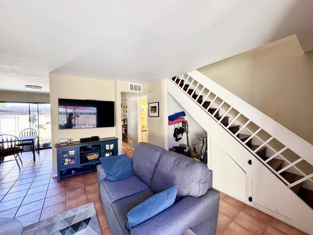 Sunnyvale, CA 94087,720 Quetta #Q