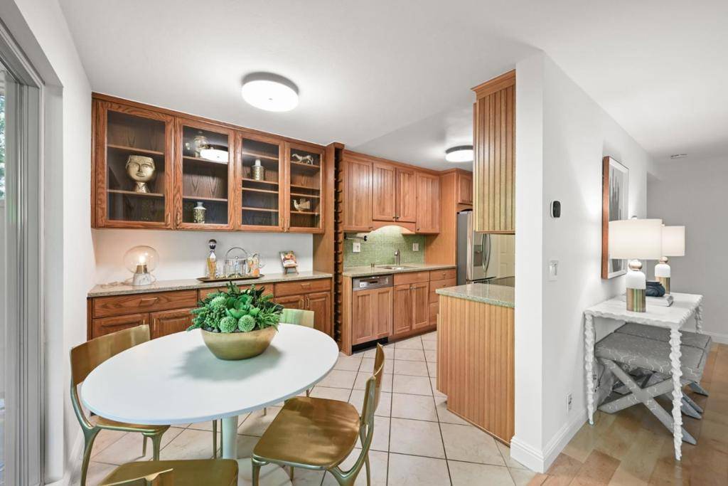 Menlo Park, CA 94025,2323 Eastridge AVE #512