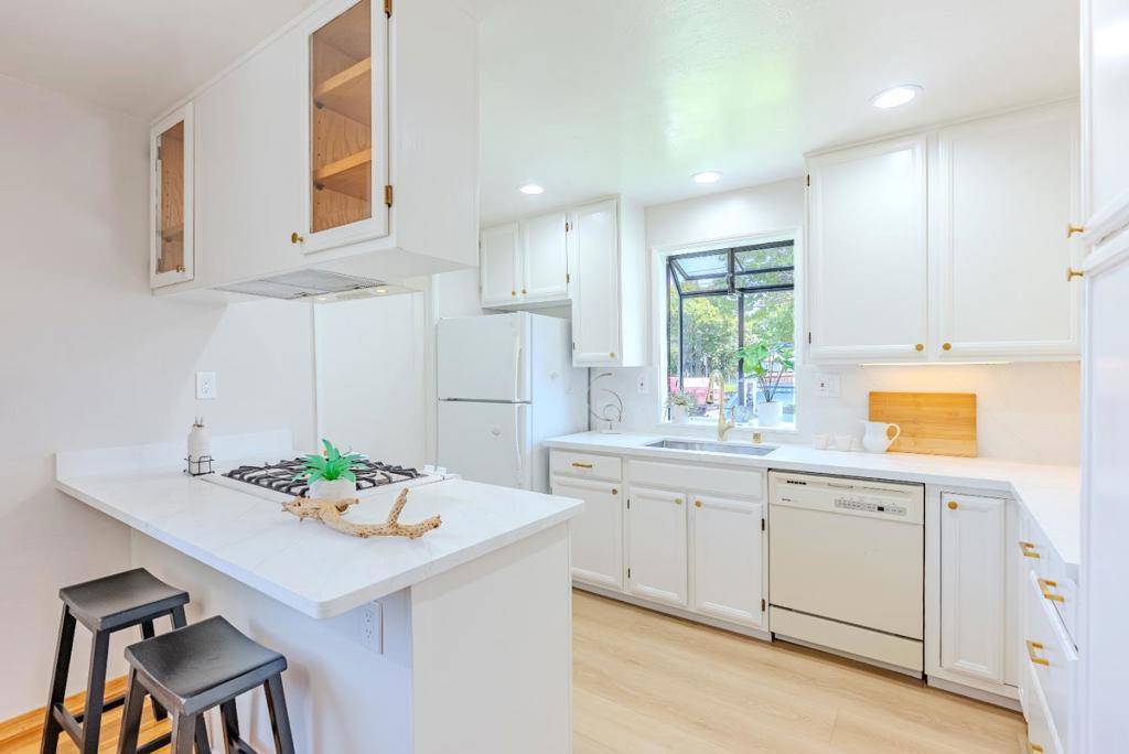 143 Florence ST Sunnyvale, CA 94086