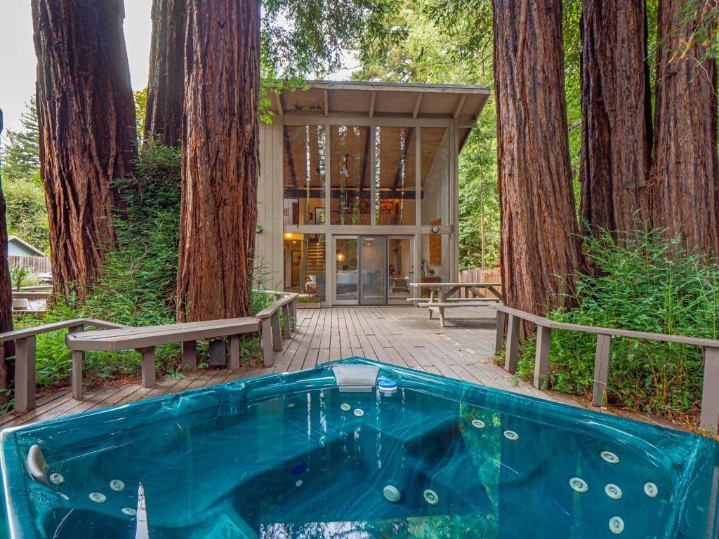 Ben Lomond, CA 95005,251 Sunnycroft RD