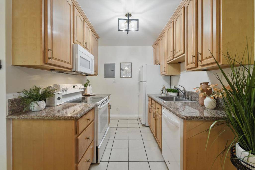 Mountain View, CA 94043,505 Cypress Point DR #161