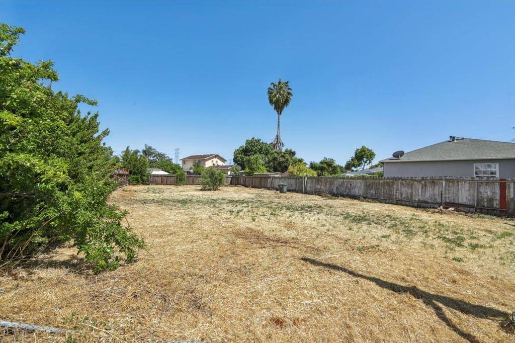 East Palo Alto, CA 94303,108 Lotus WAY