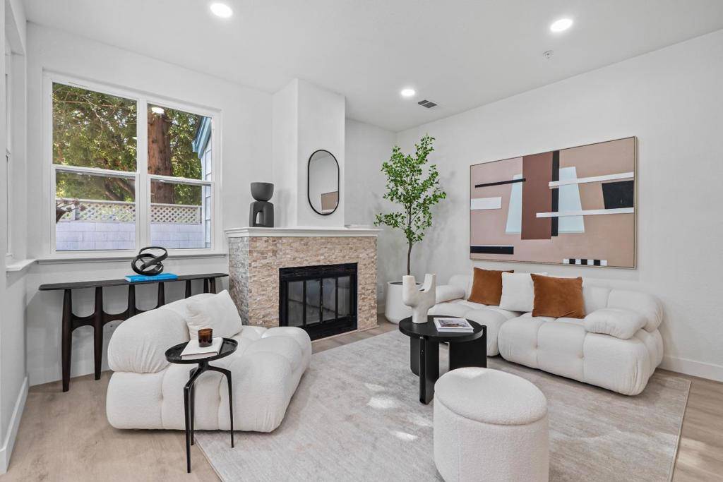 Mountain View, CA 94040,332 Deerwood CT #1104