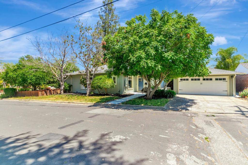 Los Gatos, CA 95032,498 Bird AVE