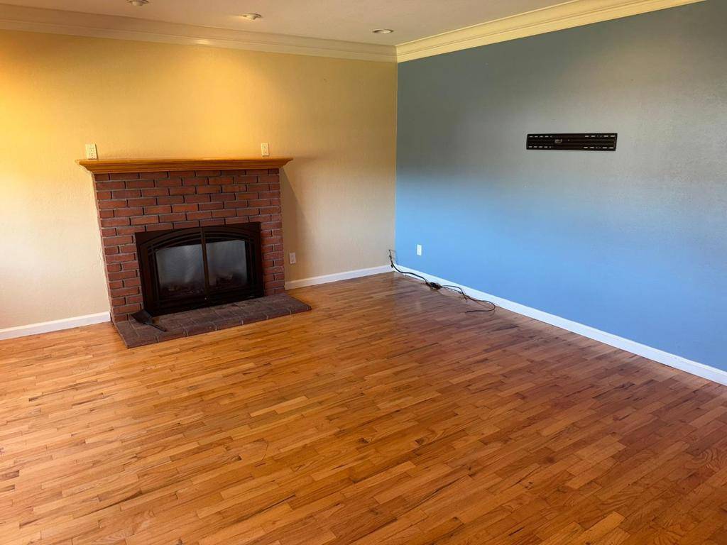 Salinas, CA 93901,913 Camden WAY