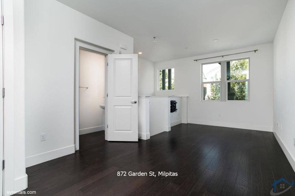 Milpitas, CA 95035,872 Garden ST