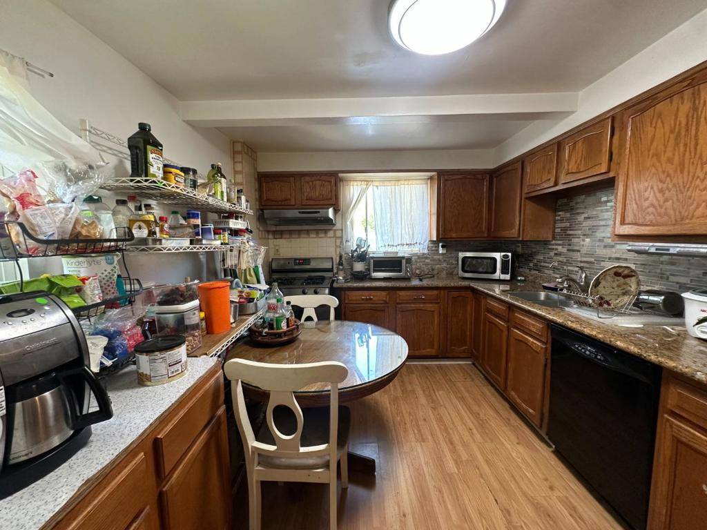 Sunnyvale, CA 94087,1417 Hampton DR