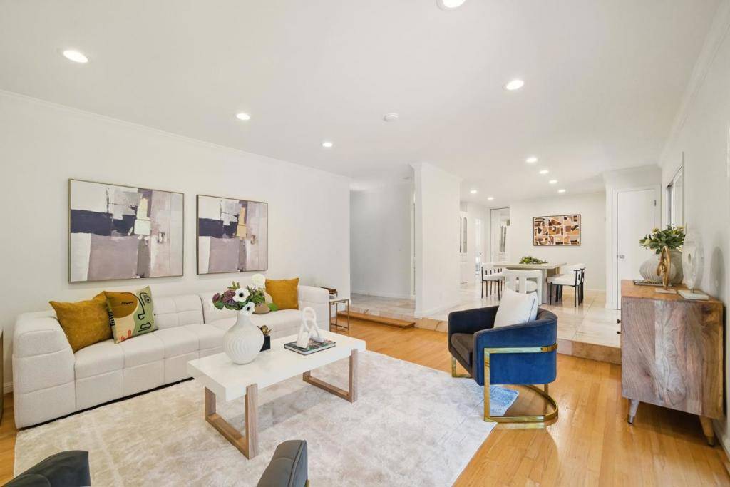 San Jose, CA 95124,1704 Zinnia LN