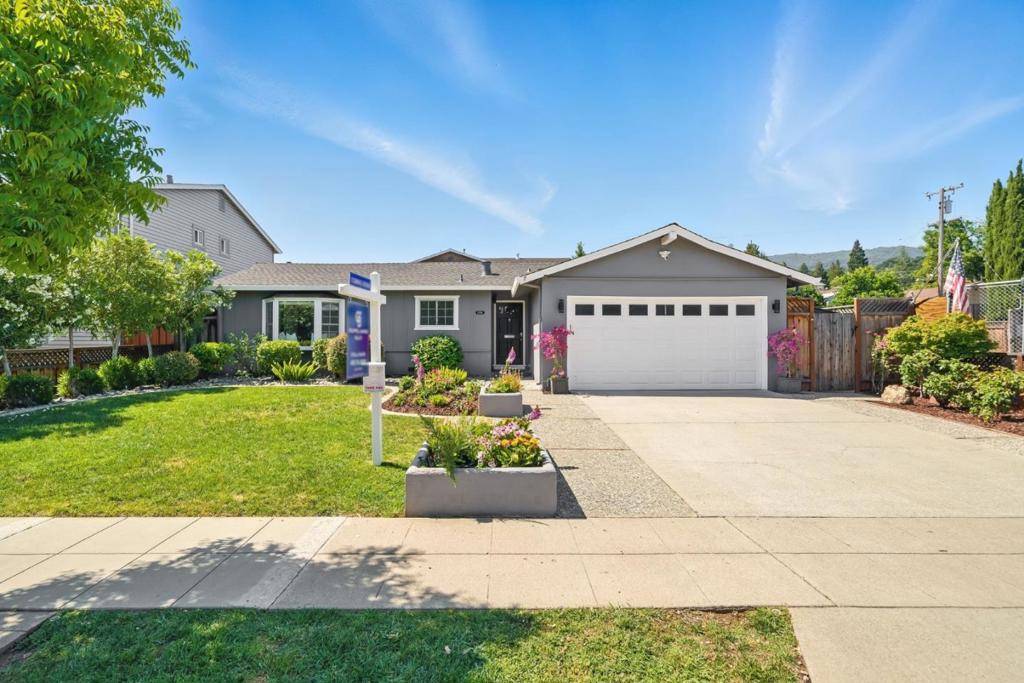 San Jose, CA 95124,1704 Zinnia LN