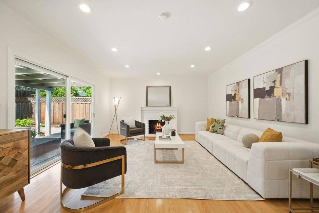 San Jose, CA 95124,1704 Zinnia LN