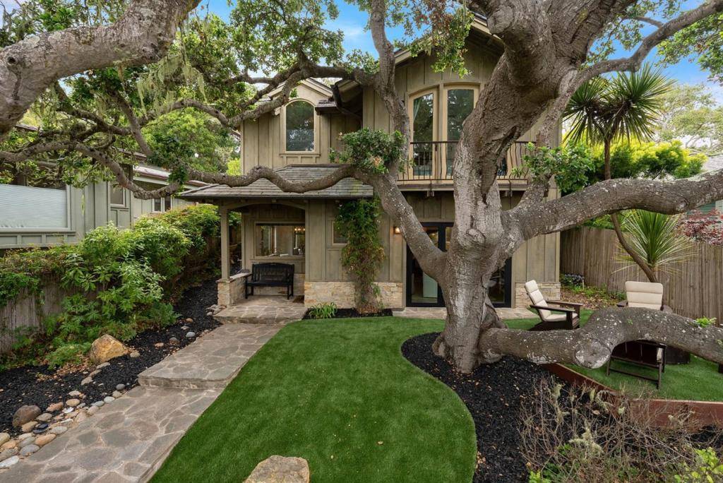Carmel, CA 93921,5 NE of 4th on Lopez
