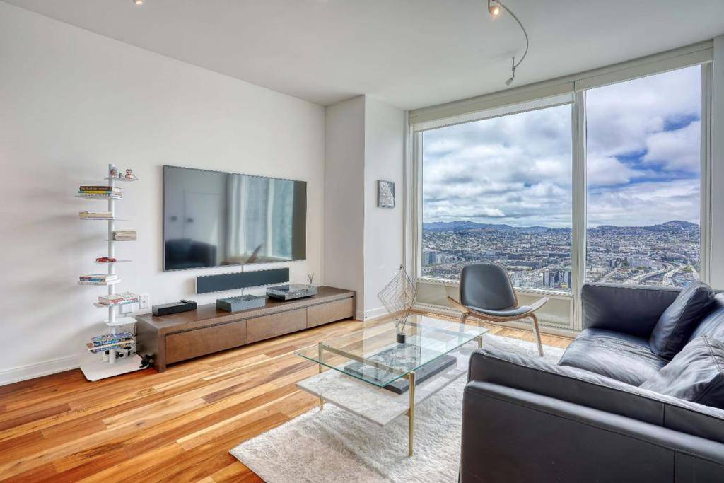 San Francisco, CA 94105,425 1st ST #3705