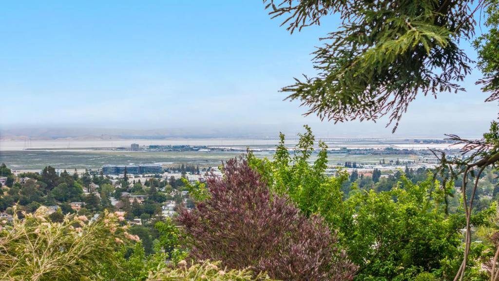 San Carlos, CA 94070,24 Chilton AVE