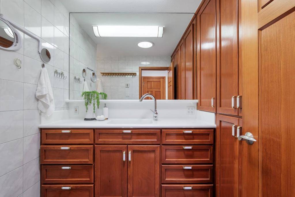3160 Louis RD Palo Alto, CA 94303