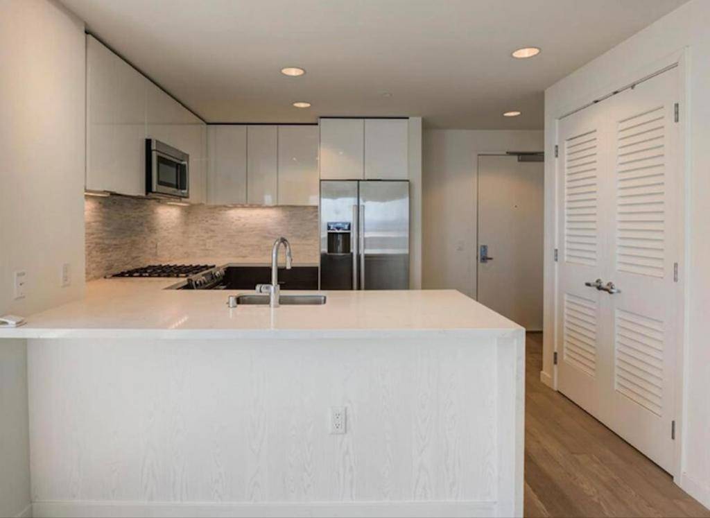 San Francisco, CA 94124,10 Kennedy PL #201
