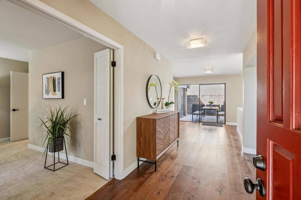 Orinda, CA 94563,404 Ridge Gate