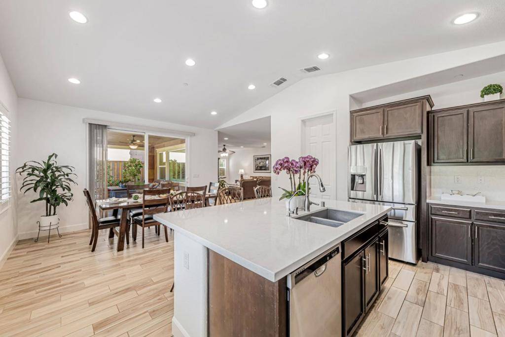 Gilroy, CA 95020,1188 Viognier WAY