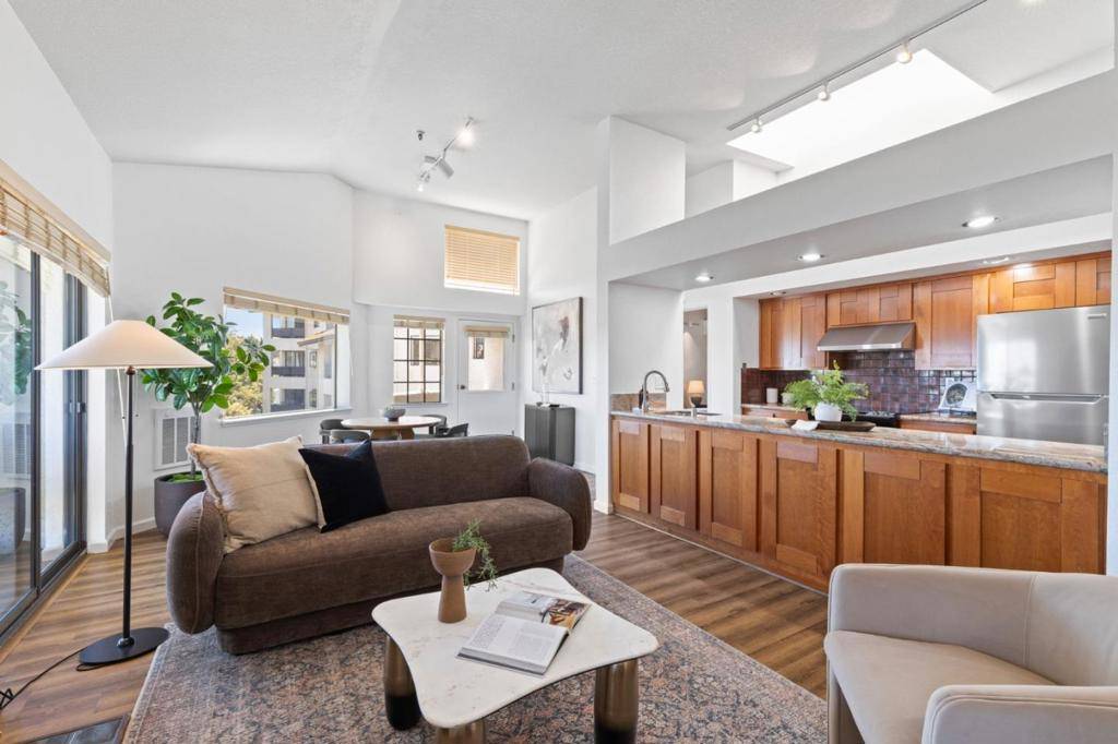 Palo Alto, CA 94301,185 Forest AVE #4C