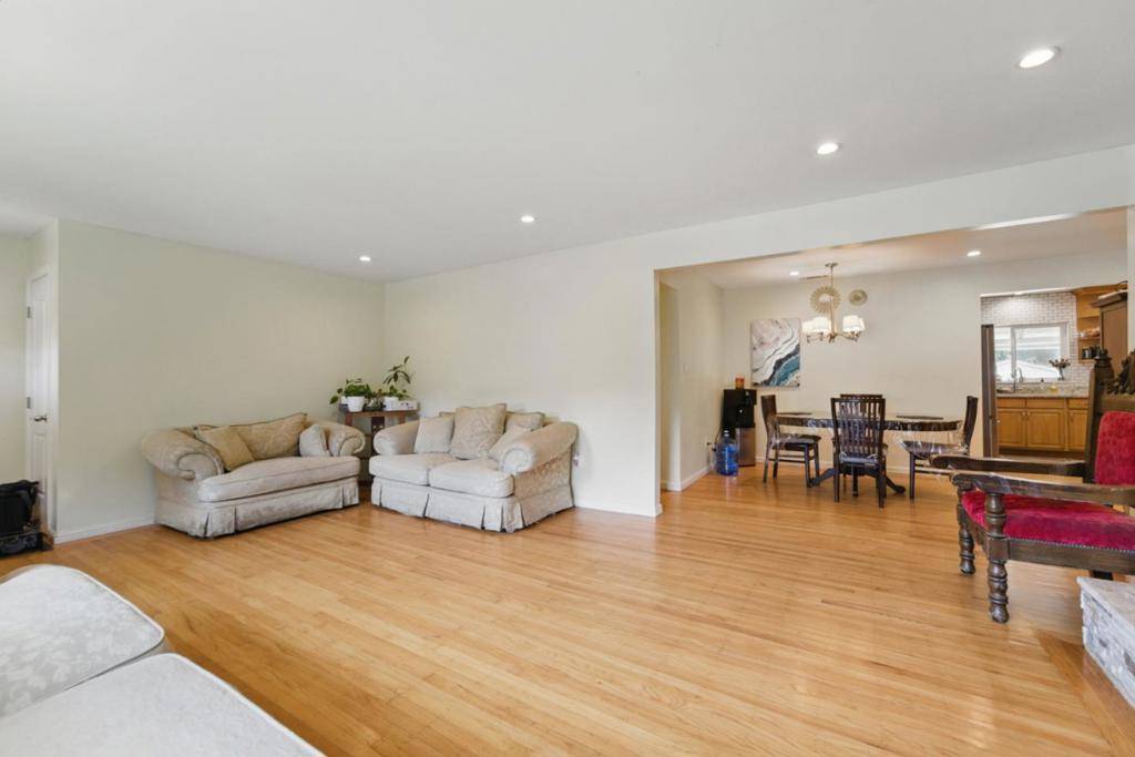 Saratoga, CA 95070,14111 Chester AVE