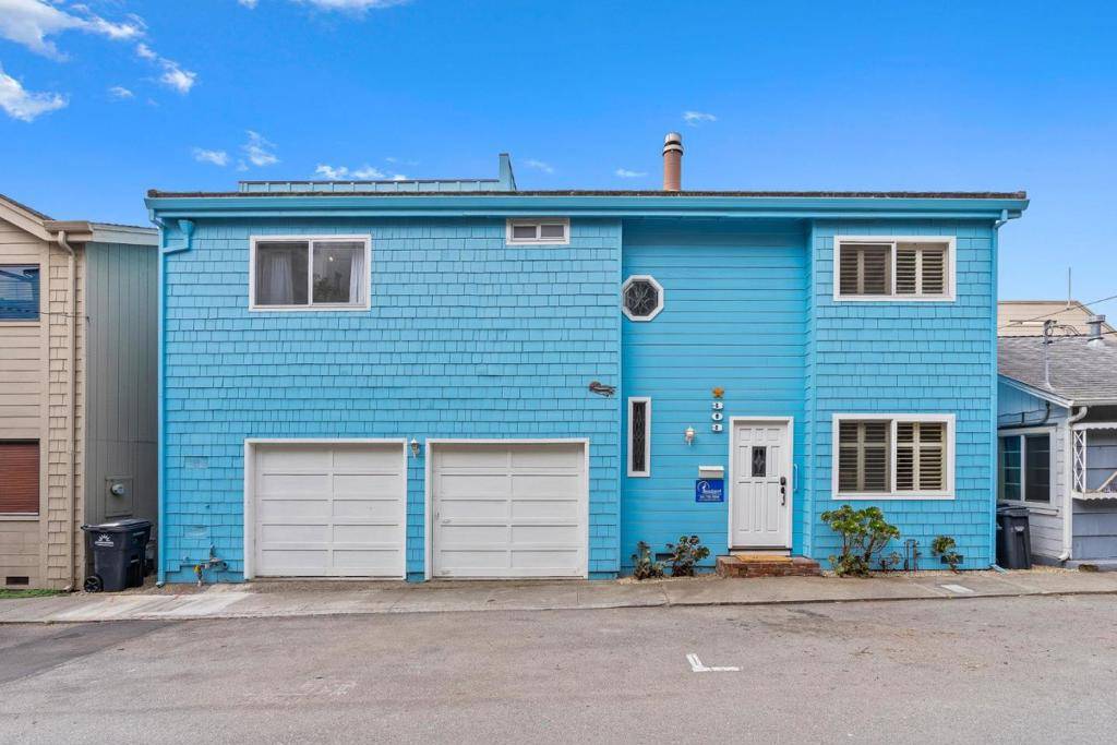 Capitola, CA 95010,303 Cherry AVE