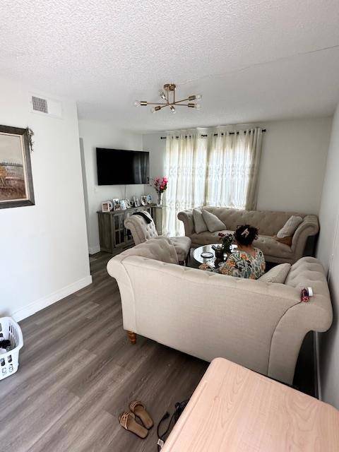 Glendale, CA 91205,522 Raleigh ST