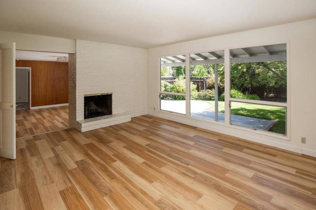 Los Altos, CA 94022,945 Carmel CT
